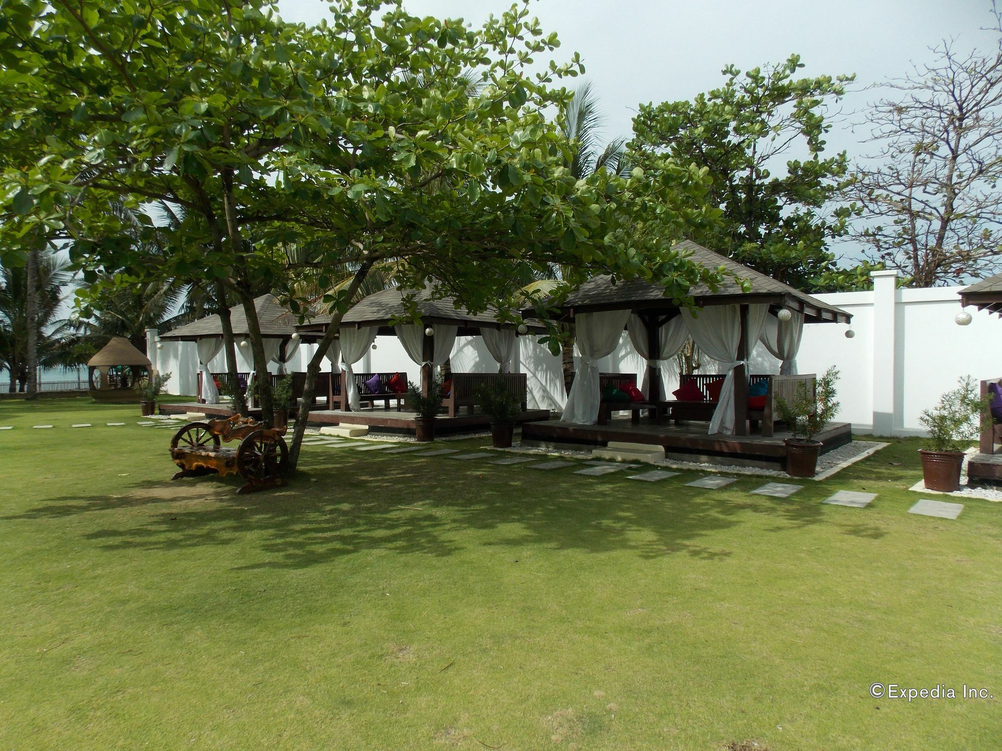 Bearland Paradise Resort Tigbauan Exterior photo